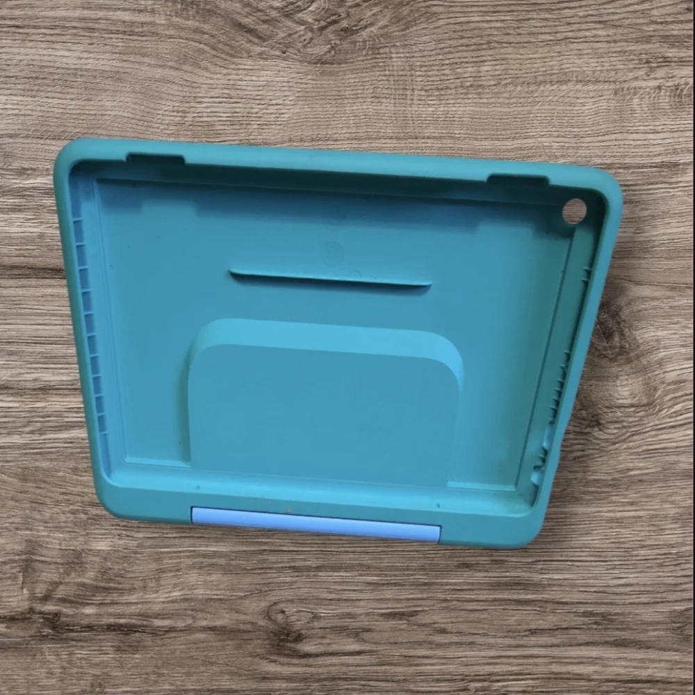 💻 Protective Blue Tablet Case 8×6